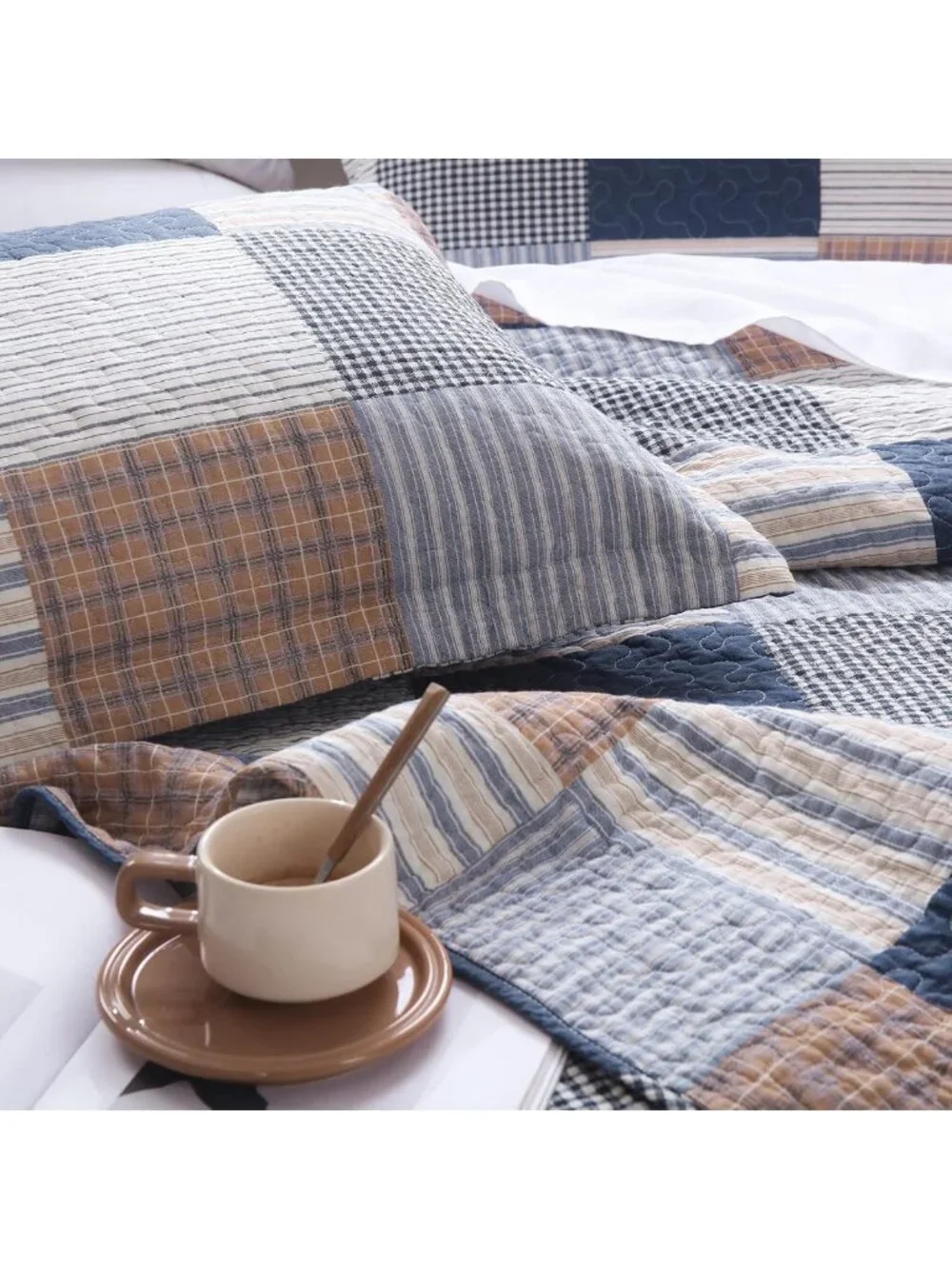 Cozy 100% Cotton Queen Quilt Set - Reversible Patchwork Plaid Bedding, Farmhouse